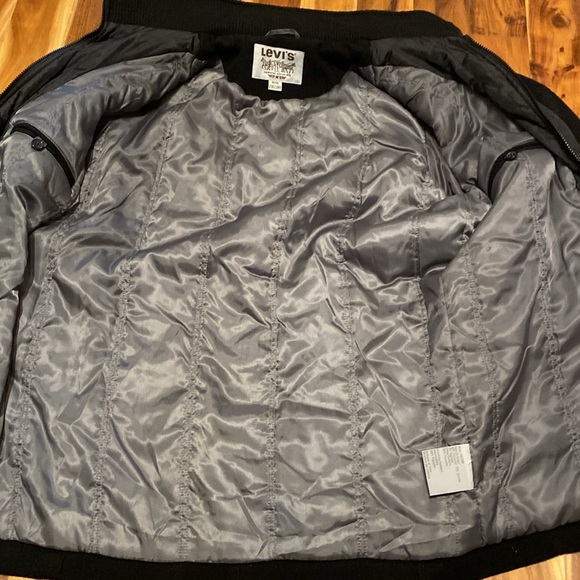 Men’s Size Medium Coat- Buttons & Zipper- Lots of Pockets- EUC - Picture 4 of 8